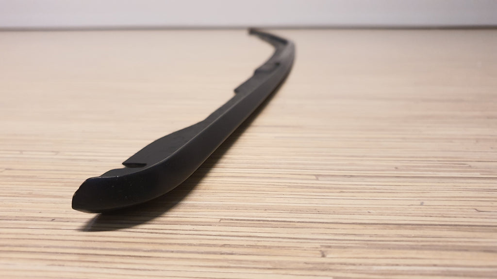 Opel Manta B Listwa między zderzak a lampy pod grill